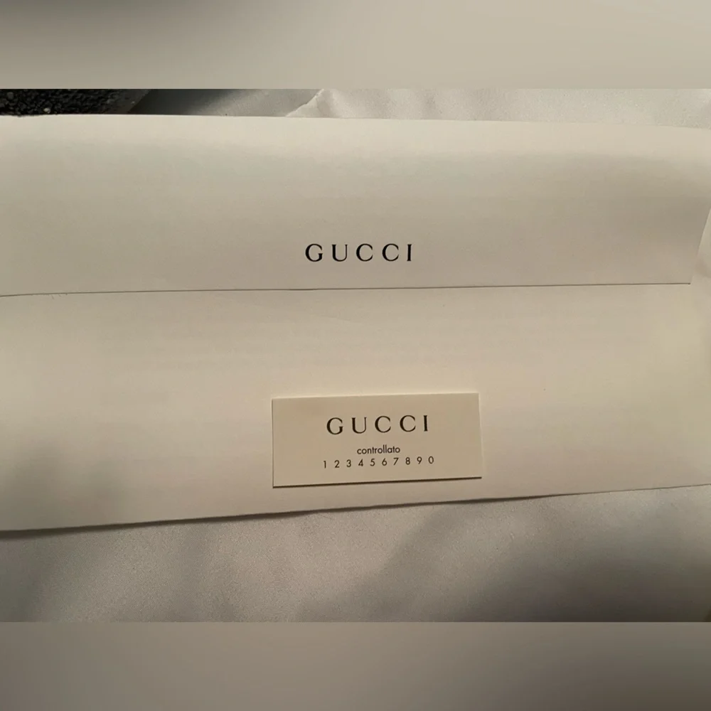 Gucci Soho Disco Crossbody - Picture 7 of 16